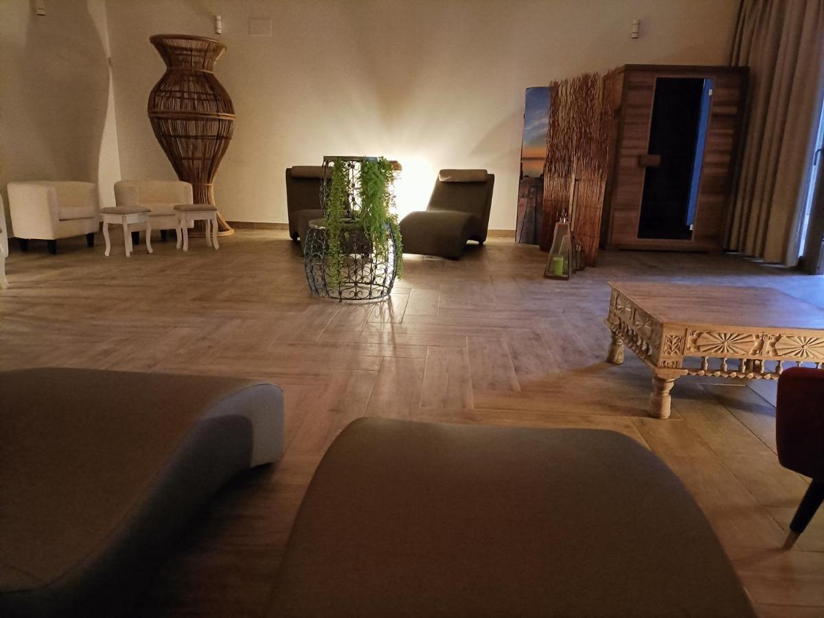 Artmonia Hotel Castalla Luaran gambar